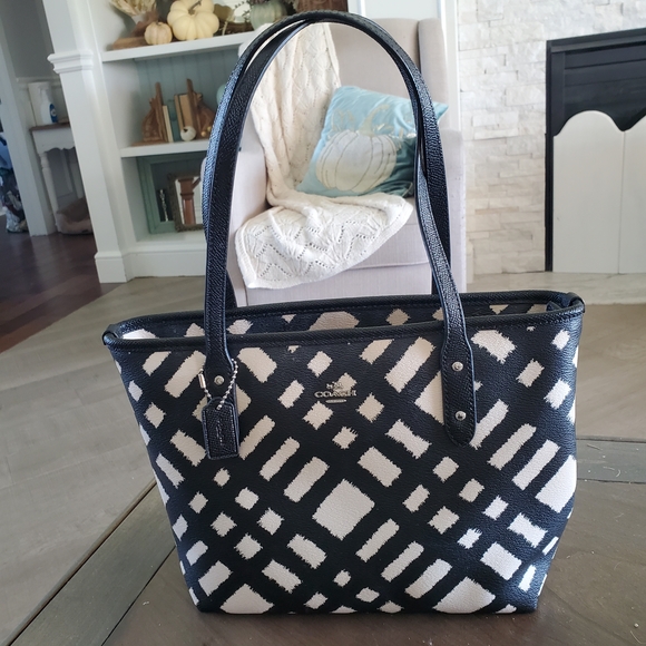 Coach Black and White Tote Bag - Picture 1 of 8